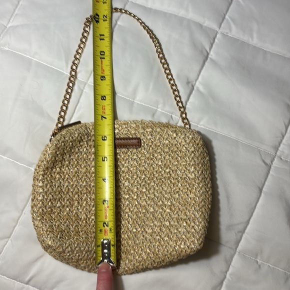 Anne Klein Woven Handbag with Gold Chain - Picture 4 of 9